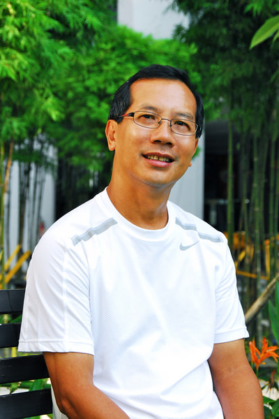 Mr Dennis Tan